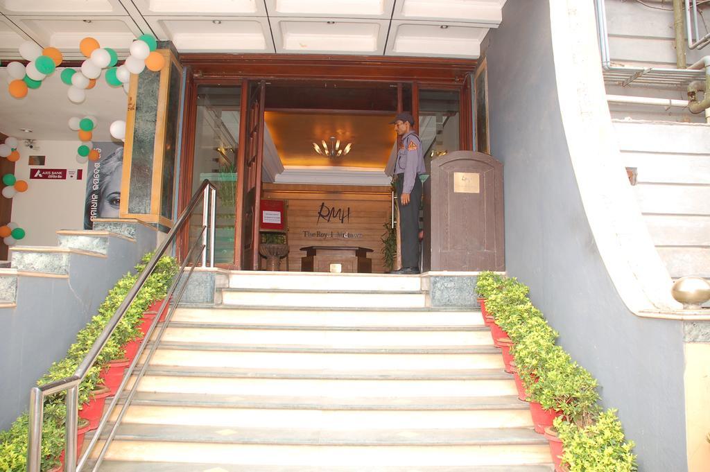 Hotel Royale Midtown Bhuvanesvar Kültér fotó